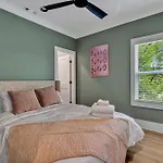 Holiday home Ensemble-4 Unit Combo-8 Mins To Broadway Nashville