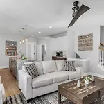 Spacious Nashville Home Close To Belmont Rooftop