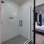Skyline Luxury - Rooftop Deck- King Suites-garage *