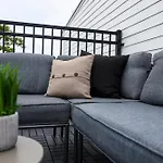 Skyline Luxury Rooftop Deck- King Suites- Garage