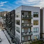 Sleeps 42 7 Modern Midtown Apartments W Gym, Pool, Walkable To Shops & Eats
