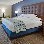 Hotel Drury & Airport 3*