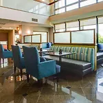 Drury & Airport 3*