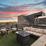 Two Adjacent Homes Sleeps 24 Only 3 Miles To Broadway Holiday home Nashville