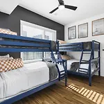 Holiday home Two Adjacent Homes Sleeps 24 Only 3 Miles To Broadway