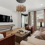 Nash - Music Retreat - 757a Lynwood Ave Holiday home *