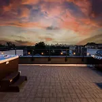 Escape With Skyline Deck And Hot Tub Holiday home