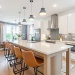 Luxe Group With Hot Tub & Rooftop Lounge Holiday home