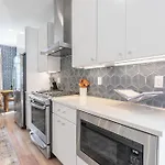 Luxe Group With Hot Tub & Rooftop Lounge *