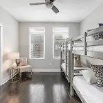 Cypress - Private Rooftop Patio - Mins To Broadway Holiday home *