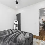 Two Adjacent Homes Sleeps 24 Only 3 Miles To Broadway