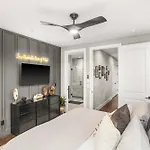 Luxury House In With Rooftop Deck * Nashville