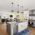 2 Adjacent Gem Great For Big Groups 8th Ave S