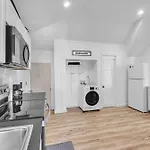 Spacious Duplex In Prime Nashville Location