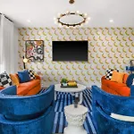 Holiday home 2 Adjacent Gem Great For Big Groups 8th Ave S