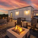 Rooftop Fire Pit Lounge Skyline Dt Nash Views Holiday home Nashville