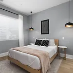Only 3 Miles From Broadway Sleeps 16 Two Side By Side Holiday home Nashville