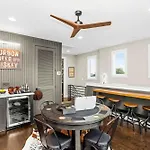 Holiday home Luxury House In With Rooftop Deck Nashville