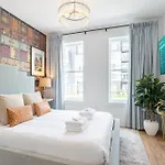 Luxe 4br Retreat With Hot Tub & Skyline Deck Holiday home *