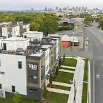 Rooftop Fire Pit Lounge Skyline Dt Nash Views Holiday home *