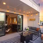Luxury House In Nashville With Rooftop Deck
