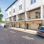 Private Rooftop Near Vanderbilt Only 2 Miles From Downtown Holiday home *