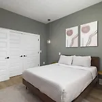 Sleeps 20 Three Side By Side 10 Minutes To Broadway *