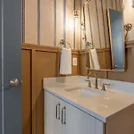 Holiday home Retreat With Hot Tub & Private Garage Nashville