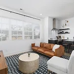 Sleeps 20 Three Side By Side 10 Minutes To Broadway
