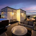 Luxe 4br Retreat With Hot Tub & Skyline Deck Nashville