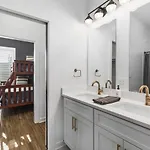 Two Adjacent Homes Sleeps 24 Only 3 Miles To Broadway * Nashville