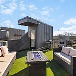 Two Adjacent Homes Sleeps 24 Only 3 Miles To Broadway Holiday home