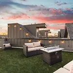 Two Adjacent Homes Sleeps 24 Only 3 Miles To Broadway