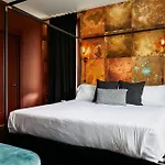 Stylish 2 Suite Penthouse Walk To Shopping, Food, 1 Of 7 Themed Lofts At Cowrite, Find Coffee And Tacos Downstairs, Complimentary Spin Class, Walk To Shopping In 12 South, 10 Minutes To Broadway, Parking, 24 Hr Hospitality