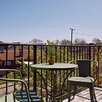 Penthouse In 12 South With Balcony, Near Broadway!