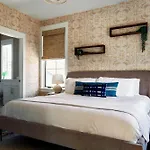 Apartment Penthouse In 12 South With Balcony, Near Broadway!