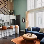 Soaring Ceilings & King Beds Overlooking Courtyard, 1 Of 7 Themed Lofts At Cowrite, Find Coffee And Tacos Downstairs, Complimentary Spin Class, Walk To Shopping In 12 South, 10 Minutes To Broadway, Parking, 24 Hr Hospitality * Nashville
