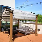 Stylish Boho Courtyard Loft With King Beds In 12s At 1 Of 7 Themed Lofts At Cowrite, Find Coffee And Tacos Downstairs, Complimentary Spin Class, Walk To Shopping In 12 South, 10 Minutes To Broadway, Parking, 24 Hr Hospitality *