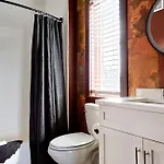 Stylish 2 Penthouse Walk To Shopping, Food, 1 Of 7 Themed Lofts At Cowrite, Find Coffee And Tacos Downstairs, Complimentary Spin Class, Walk To Shopping In 12 South, 10 Minutes To Broadway, Parking, 24 Hr Hospitality Apartment *
