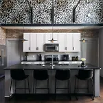Apartment Stylish 2 Penthouse Walk To Shopping, Food, 1 Of 7 Themed Lofts At Cowrite, Find Coffee And Tacos Downstairs, Complimentary Spin Class, Walk To Shopping In 12 South, 10 Minutes To Broadway, Parking, 24 Hr Hospitality *