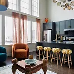 Stylish Boho Courtyard Loft With King Beds In 12S At 1 Of 7 Themed Lofts At Cowrite, Find Coffee And Tacos Downstairs, Complimentary Spin Class, Walk To Shopping In 12 South, 10 Minutes To Broadway, Parking, 24 Hr Hospitality