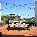 Stylish Boho Courtyard Loft With King Beds In 12s At 1 Of 7 Themed Lofts At Cowrite, Find Coffee And Tacos Downstairs, Complimentary Spin Class, Walk To Shopping In 12 South, 10 Minutes To Broadway, Parking, 24 Hr Hospitality * Nashville