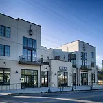 Upscale 12 South Penthouse With 2 Kings, Balcony 1 Of 7 Themed Lofts At Cowrite, Find Coffee And Tacos Downstairs, Complimentary Spin Class, Walk To Shopping In 12 South, 10 Minutes To Broadway, Parking, 24 Hr Hospitality