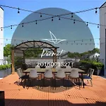 Apartment Soaring Ceilings & King Beds Overlooking Courtyard, 1 Of 7 Themed Lofts At Cowrite, Find Coffee And Tacos Downstairs, Complimentary Spin Class, Walk To Shopping In 12 South, 10 Minutes To Broadway, Parking, 24 Hr Hospitality Nashville
