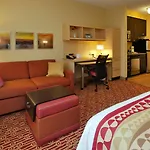 Hotel Towneplace By Marriott Airport