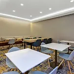 Hotel Towneplace By Marriott Airport