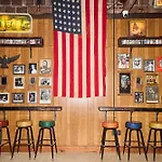 Perfect Cma Fest Hq, Rooftop 10 Mins To Downtown, Garage, Ping Pong, Karaoke, Axe Throwing, Shuffleboard, 10 Mins To Broadway, 5 Mins To Five Points, Perfect For Bachelors Or Bachelorettes, 24 Hr Hospitality