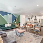 Riff & Rest - 2 Stylish Homes - Mins To Germantown