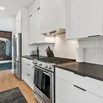 Holiday home Haven With Gorgeous Skyline Views *