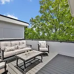 Alto-Private Rooftop Deck-8 Mins To Broadway